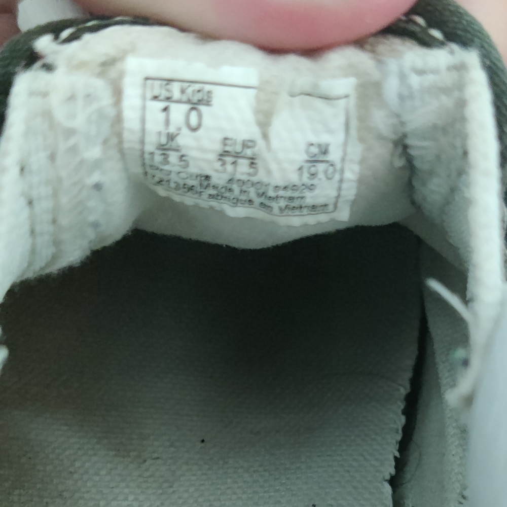 Checkered Vans - Picture 2 of 3